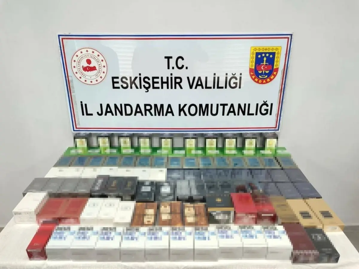 eskisehirde 550 bin tl degerinde kacak parfum ele gecirildi jtn47MBf
