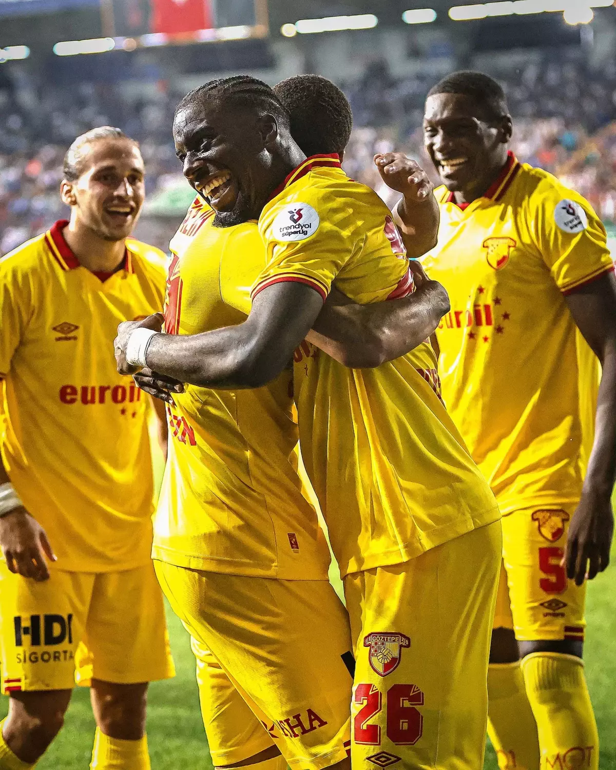 goztepe savunmasiyla parliyor d358XtAg