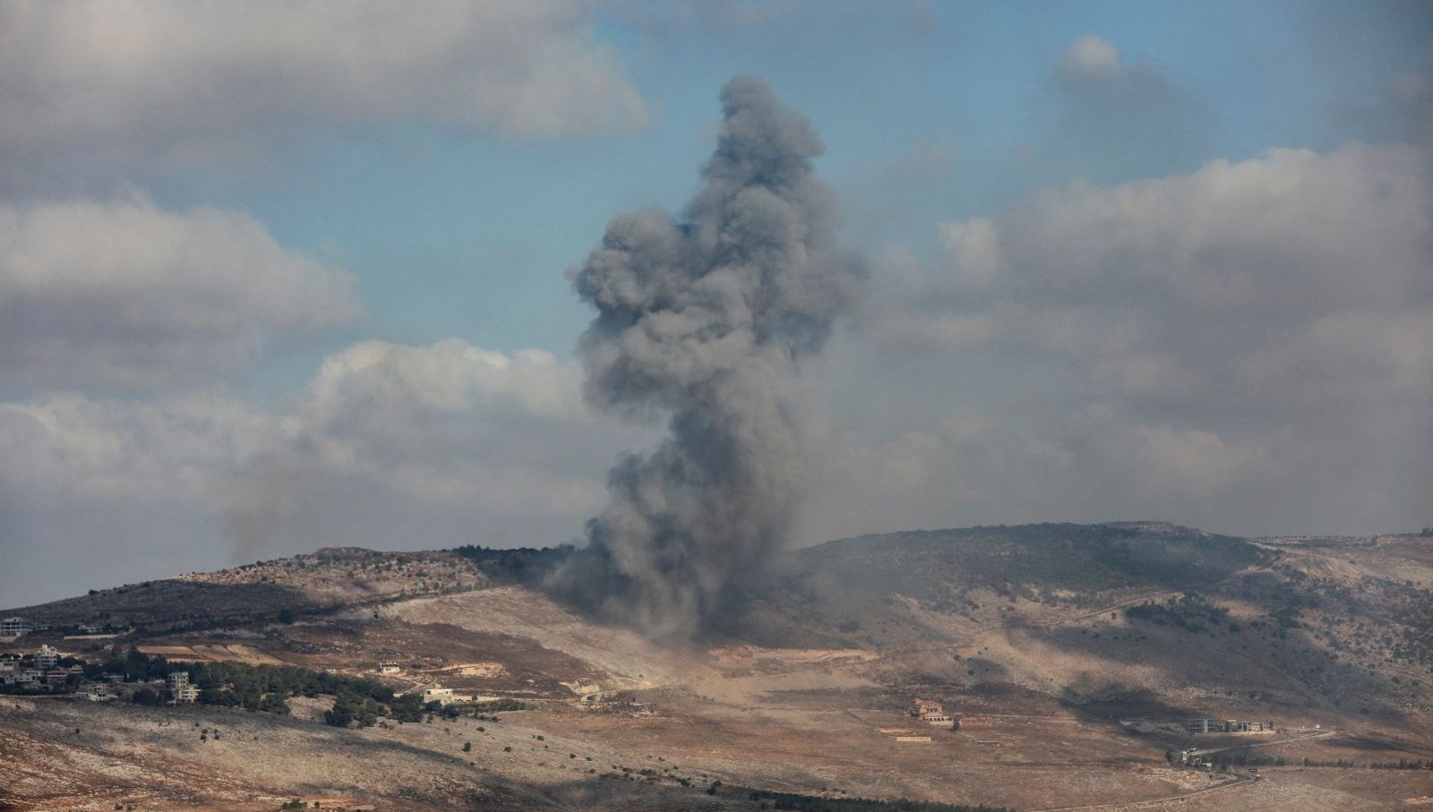 israilden lubnana hava saldirisi tlaxBauO
