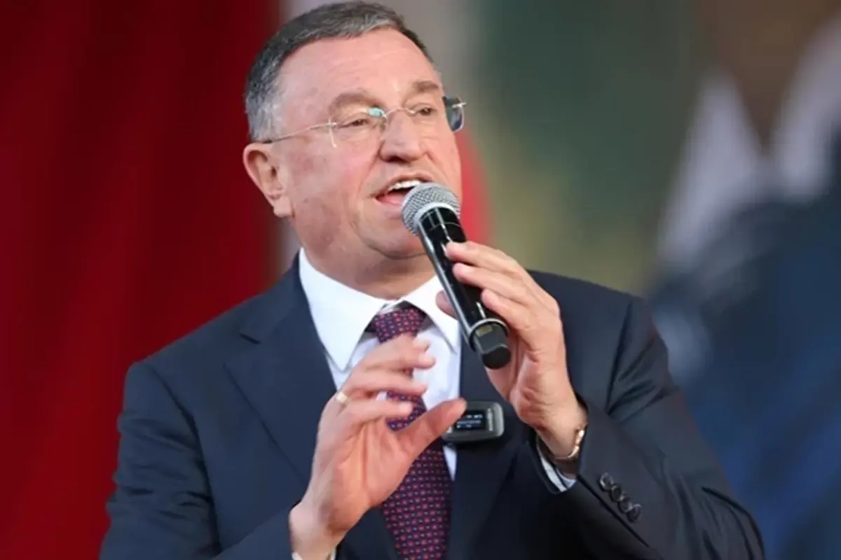 lutfu savasin da aralarinda bulundugu onceki delegeler chpnin 39 kurultay surecindeki il kongrelerinin iptalini istedi Zpc5uTP8.jpg