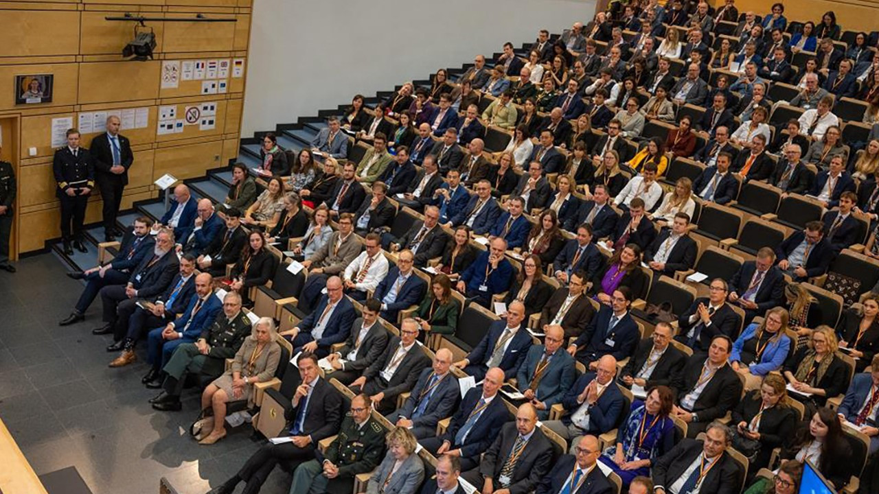 nato ilk biyoteknoloji konferansini gerceklestirdi D3ziw9Rt.jpg