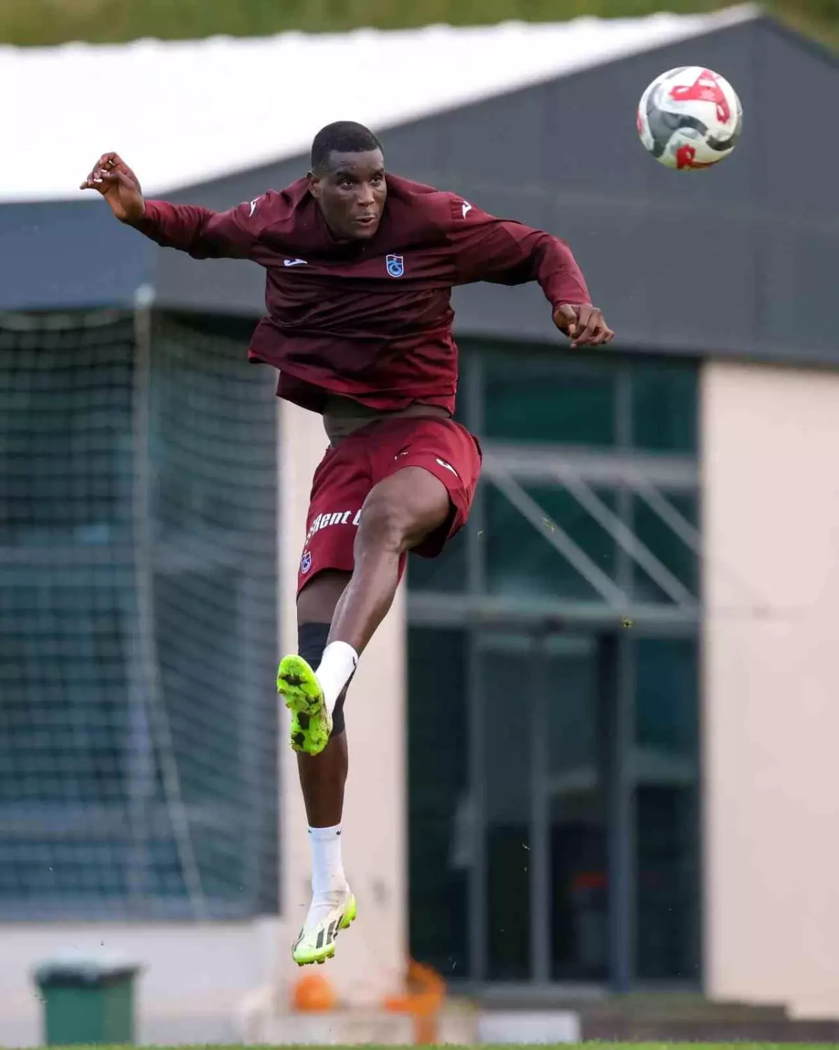 trabzonspor kafa gollerinde zirvede dOW3I4Cf.jpg