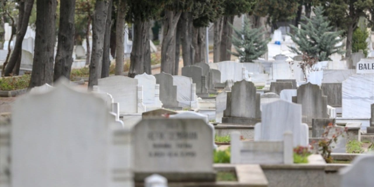 Mezarlık Güvenliği İçin Yeni Önlemler: 7/24 İzleme Dönemi Başlıyor