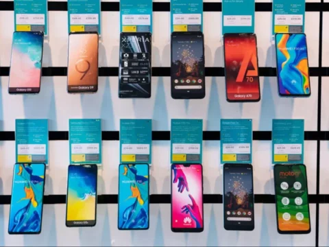 Akıllı telefon fiyatlarına büyük zam yolda: Teknoloji devleri bütçe alarmı verdi